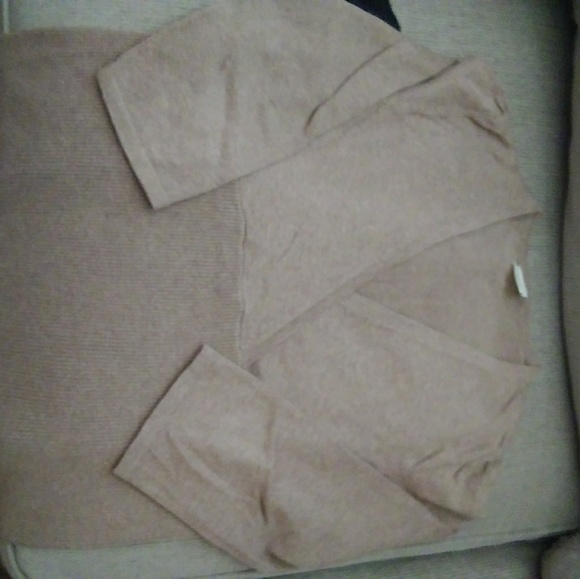 Sold🎉🎉 - Picture 3 of 7